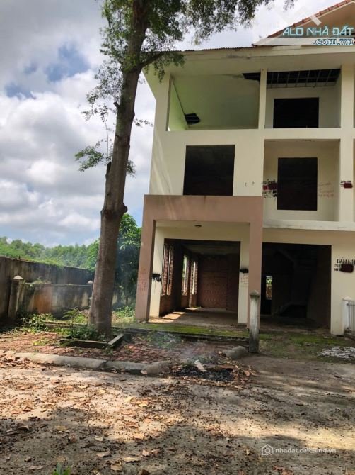 Bán biệt thự: BÁN BIỆT THỰ FIELD VILLA – MẶT TIỀN HÙNG VƯƠNG – PHƯỜNG HÒA LONG, 