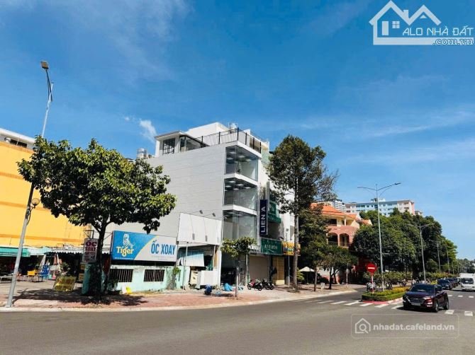 Bán nhà riêng: BÁN MẶT TIỀN TRUNG TÂM NGAY NGÃ TƯ VỊ TRÍ ĐỐI DIỆN NGÂN HÀNG NHÀ 