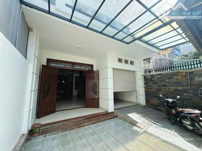 Bán nhà riêng: BÁN NHÀ TRUNG TÂM P8 KẾT CẤU 1 TRỆT 2 LẦU CÓ SÂN ĐỔ XE HƠI [ 7 x 