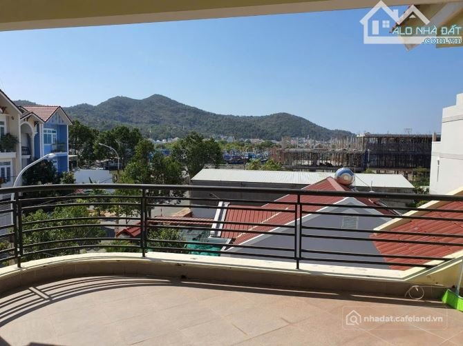 Bán biệt thự: BIỆT THỰ GÓC 2 MẶT TIỀN SAO MAI - BẾN ĐÌNH