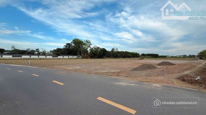 Bán đất thổ cư: Lô đất đường nhựa lớn THUỘC THỊ TRẤN PHƯỚC HẢI ( Long mỹ cũ ) - 