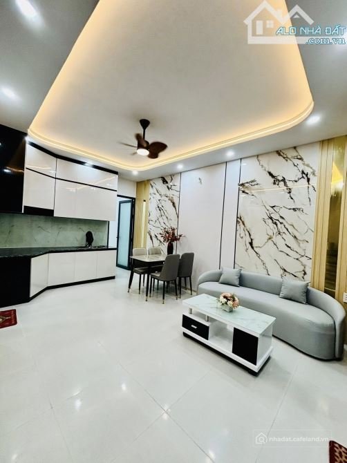 Bán nhà riêng:  Nhà 1 trệt 1 lầu MỚI ĐẸP 48m² hẻm Daishu Trần Hưng Đạo, gần Bãi