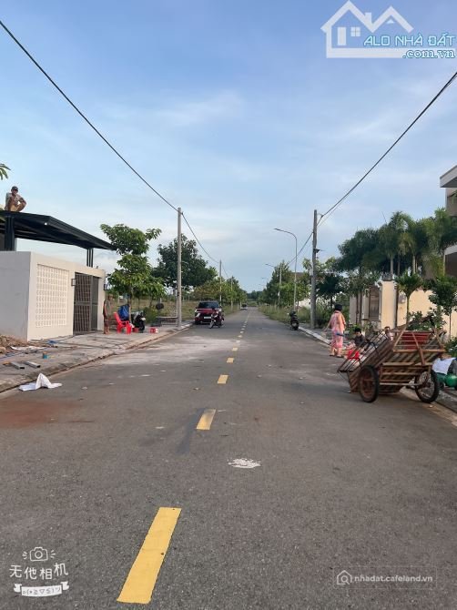 Bán đất thổ cư: Đất Ngộp Lan Anh 7 Chủ bán gấp 7x19 full thổ giá 1tỷ350 , đối di