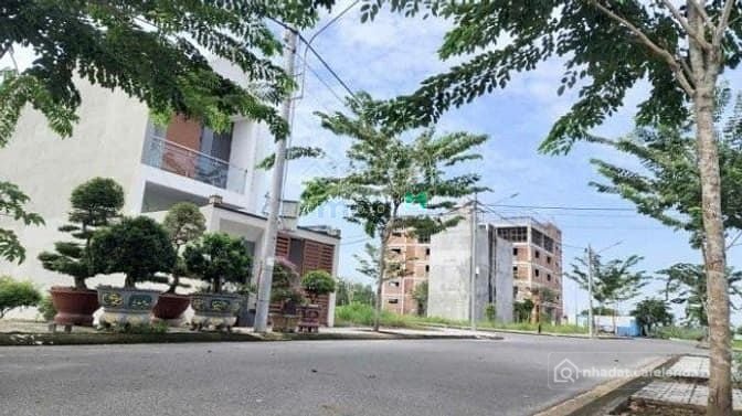 Bán đất nền dự án: Lô góc 7x17m view đẹp, sổ hồng, điện nước âm hoàn chỉnh