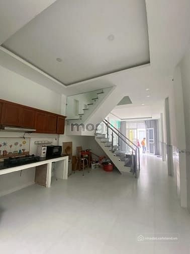 Bán nhà riêng: Bán Nhà 3 Tầng, 6m Long Trường Khu Phân Lô Đồng Bộ. Giá Tốt 5.x T