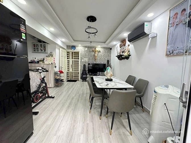 Bán căn hộ chung cư: Cần Bán gấp Căn hộ 2PN-2WC Chung Cư Bàu Cát 2 (Lô Thang Máy