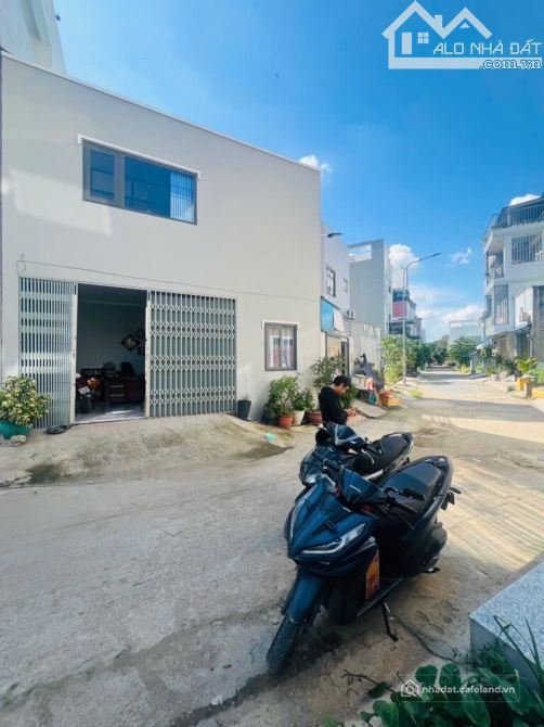 Bán nhà riêng: Hồ Văn Long, Tân Tạo Bình Tân. DT 5 x 10, 2 tầng. Giá 3,6 tỷ TL 