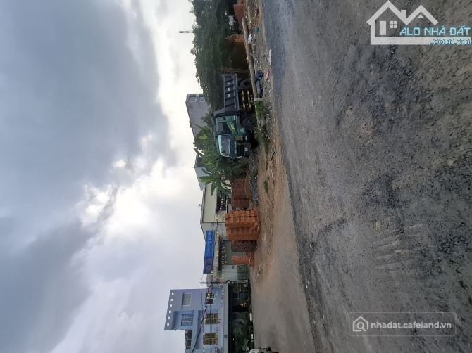 Bán đất thổ cư: Bán 100m2 đất full thổ cư- ngay kênh tham lương-kế tên lửa