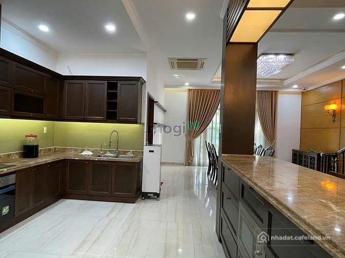 Bán biệt thự: cho thuê villa Chateau phú mỹ hưng Q7 dt 12mx25m 1 trệt 2 lầu 120t