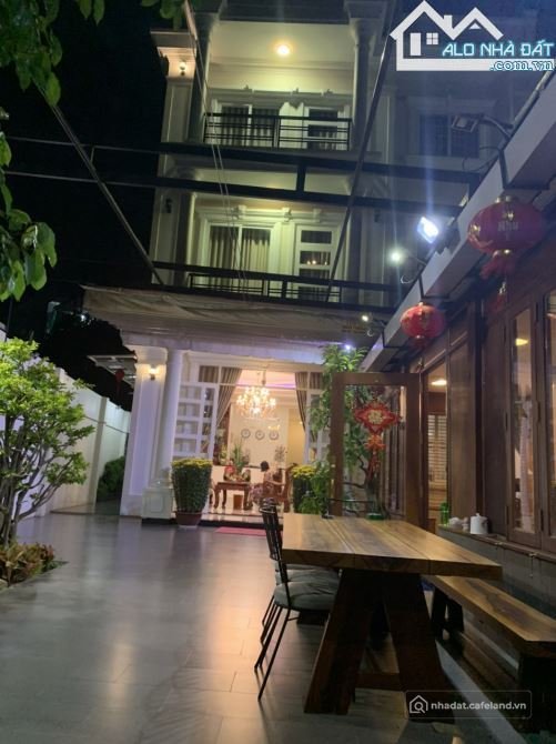 Bán biệt thự: Biệt Thự 2 Mặt Tiền Đường Phan Chu Trinh, P2, TPVT_500M Thổ Cư_ N