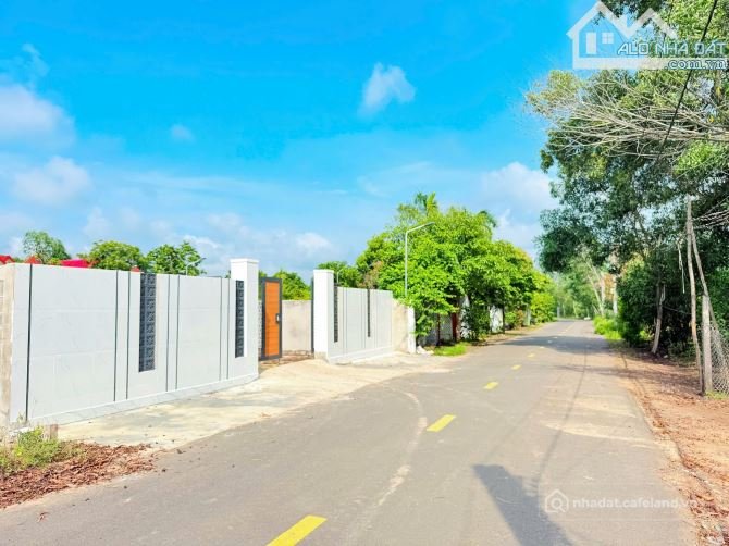Bán đất thổ cư: THỊ TRẤN PHƯỚC HẢI - LONG ĐẤT - BRVT; ĐÃ XÂY RÀO CỔNG KIÊN CỐ - 