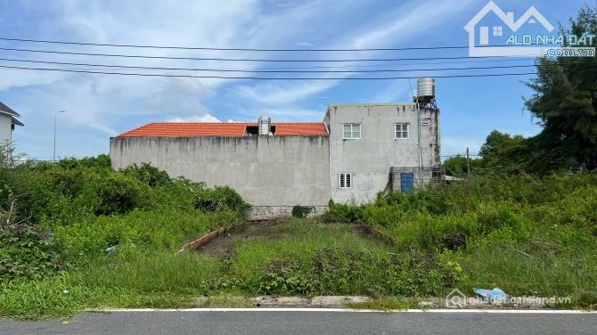 Bán đất thổ cư:  Lô Đất Ngay Bờ Biển Lộc An (xã Phước Hải- TP HCM)