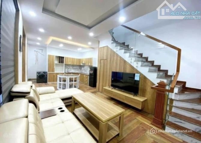 Bán biệt thự: Bán nhà mặt tiền Nguyễn Thị Minh Khai P8 VT 1T3L 6PN hồ bơi, nội t