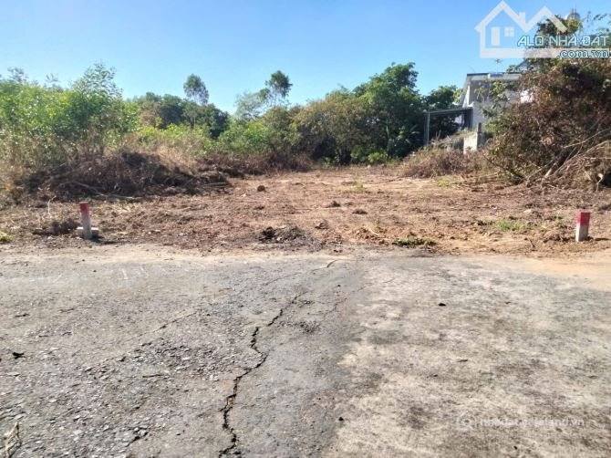 Bán đất thổ cư: Rẻ bất ngờ, vùng Lõi Suối Nhum, Hắc Dịch, Phú Mỹ 220M2, Thổ Cư C