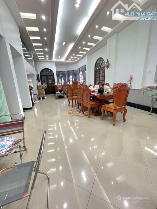 Bán biệt thự: 19 tỷ 800 thương lượng, biệt thự 3 tầng mặt tiền khu dân cư diện t