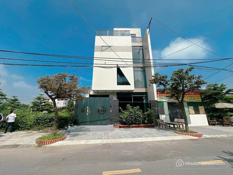 Bán biệt thự: Biệt thự 142m2 Sơn Vi, ội thất xịn sò, thang máy, giá hời