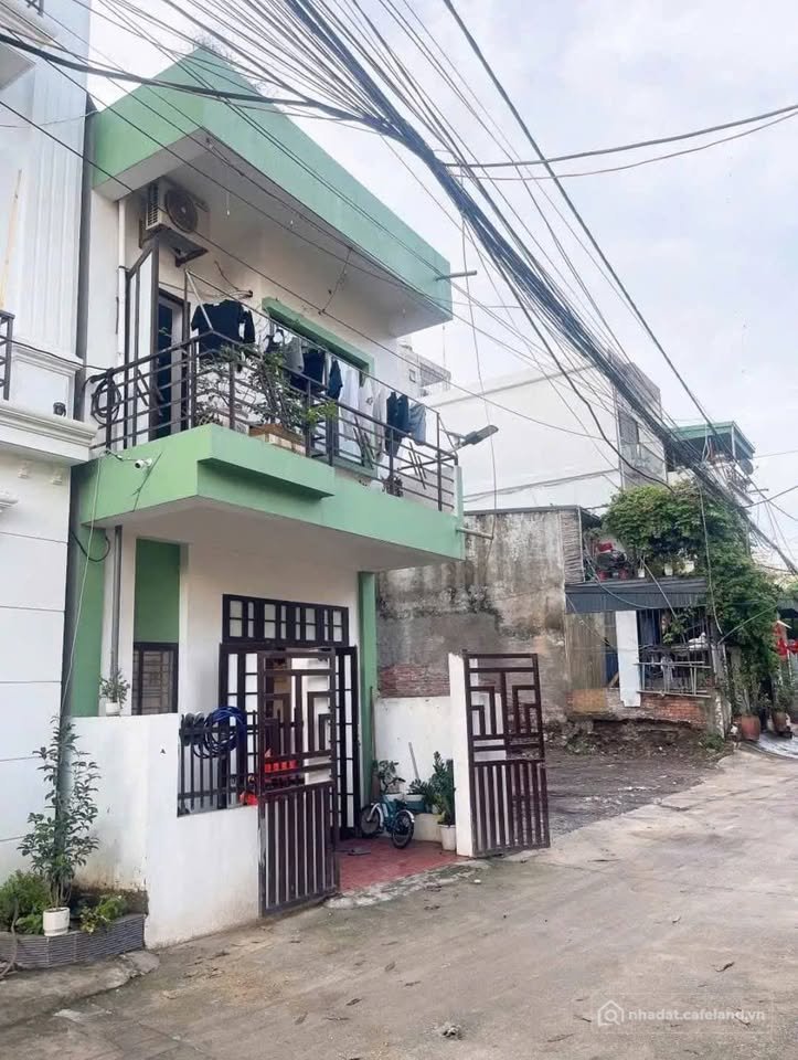 Bán nhà riêng: Nhà 2 tầng Cao Xanh, ô tô tận cửa, giá yêu thương 2 tỷ =