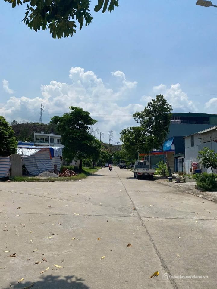 Bán nhà riêng: Bán gấp căn nhà 3 tầng Cao Xanh, diện tích 75m2, giá 3.8 tỷ