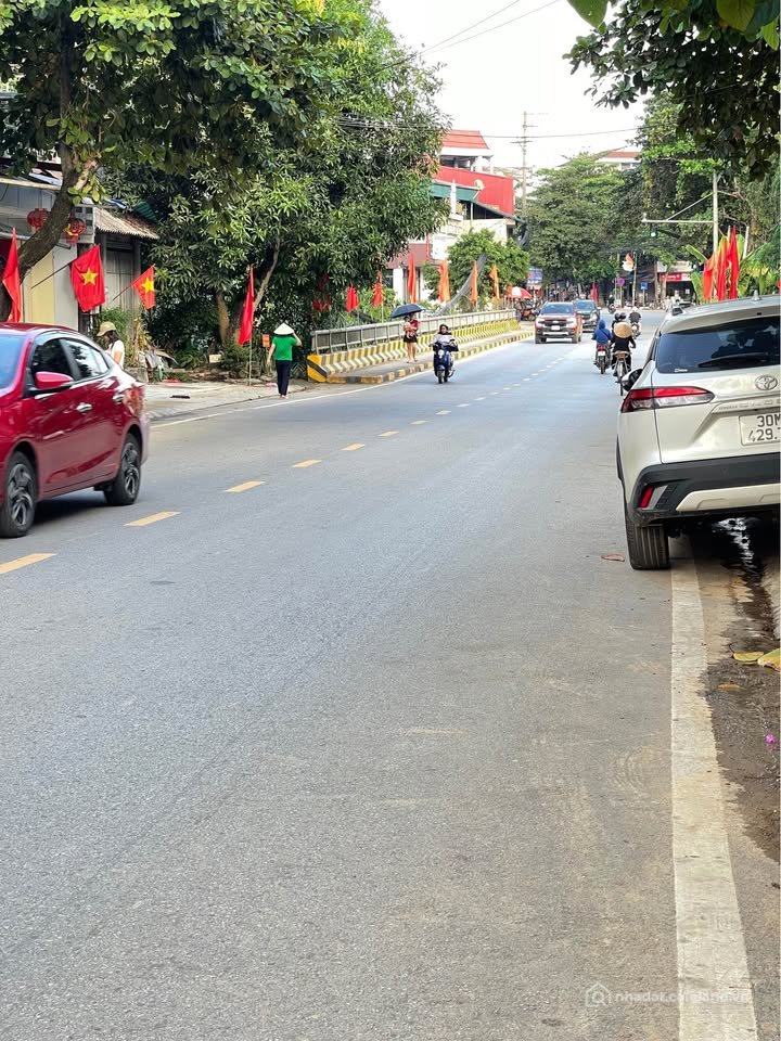 Bán đất thổ cư: Đất xịn sò, đường rộng 5m, ô tô 8 tấn bon bon