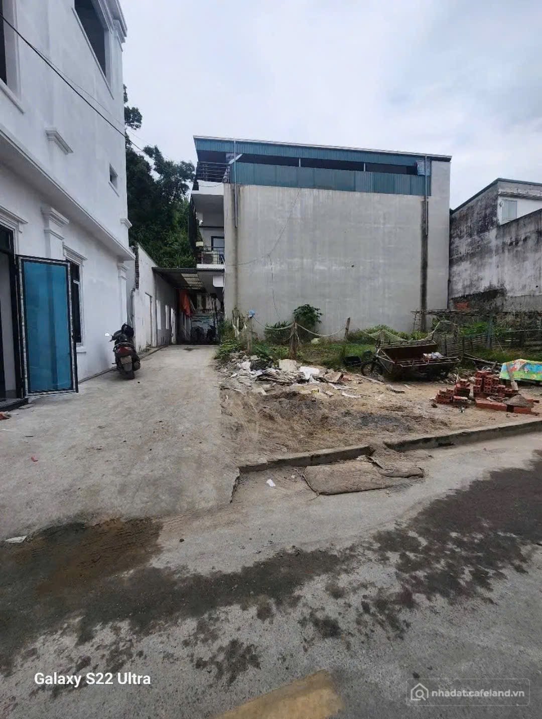 Bán đất thổ cư: Bán đất ô góc ngõ 16 Cao Xanh, đường bằng ô tô tận nơi, giá 1.9 