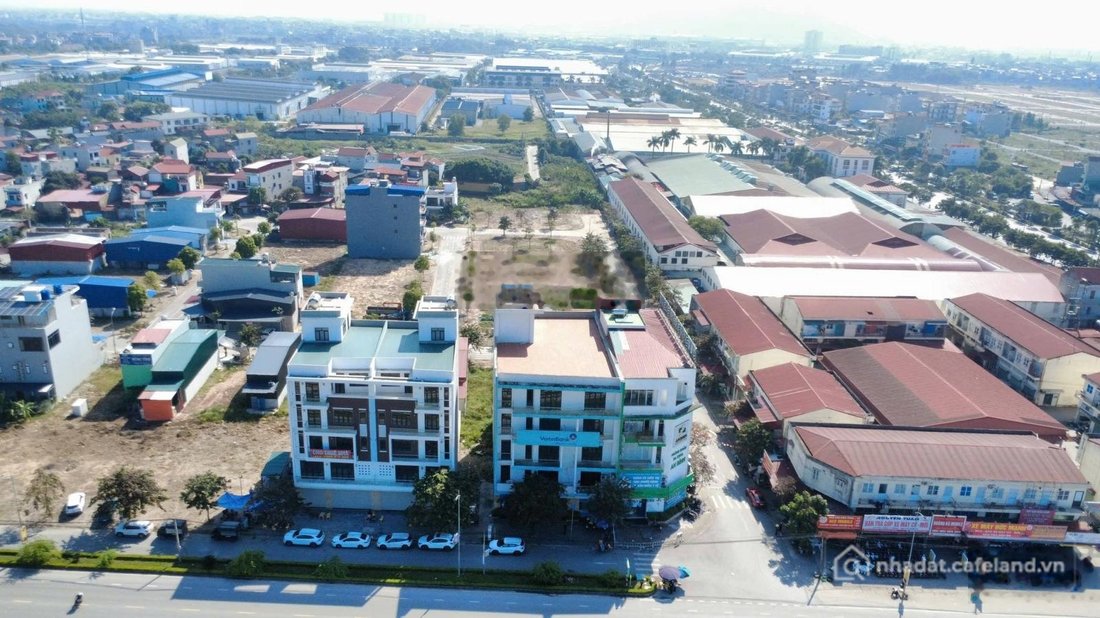 Bán đất thổ cư: Chính chủ bán lô đất Việt Yên New Center - ngã 4 Đình Trám 90m2,