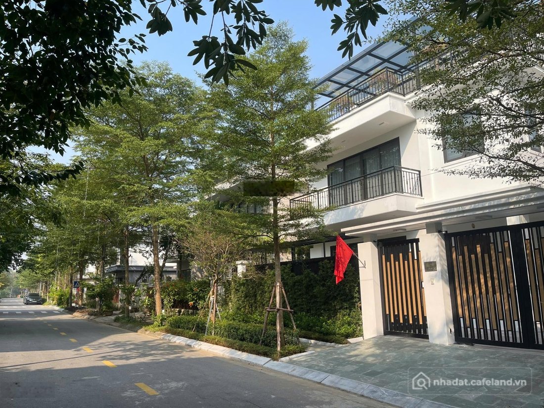 Bán biệt thự: Chính chủ cần bán gấp BT 300m2 Sunny Garden City, khu 2,5 tầng mới