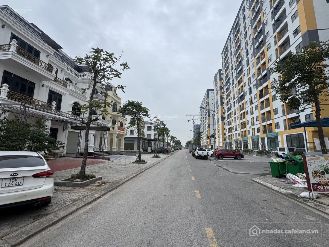 Bán đất thổ cư: Bán lô biệt thự diện tích 180,240m2 gần 10 toà chung cư và trung