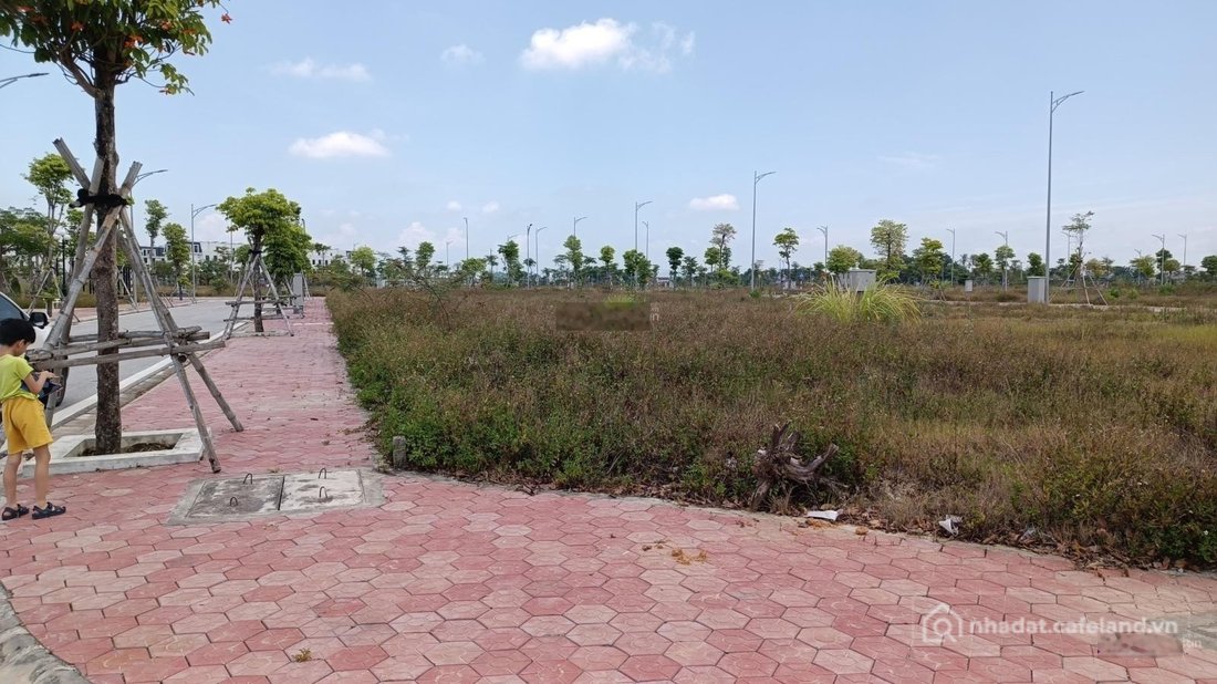 Bán đất thổ cư: Bán lô góc hướng Đông Nam Rox living Diễn châu