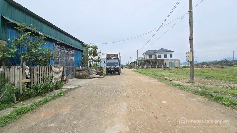 Bán đất thổ cư: Bán mảnh đất 200m2, mặt tiền 10m, hướng Đông Nam tại Thạch Hà, H