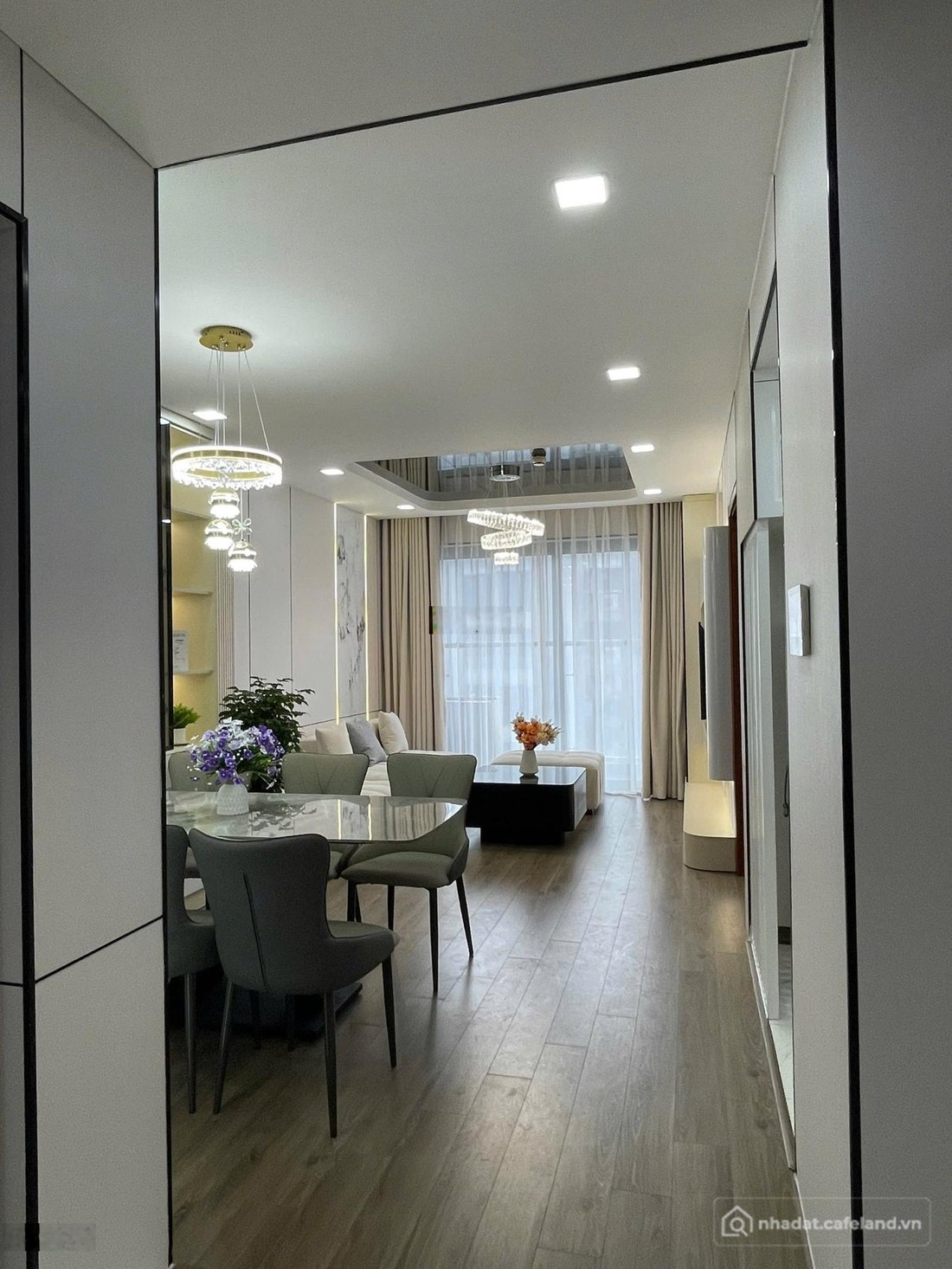 Bán căn hộ chung cư: Bán 2 ngủ Nguyễn Huy Tưởng full nội thất 64m2 nhà cực đẹp