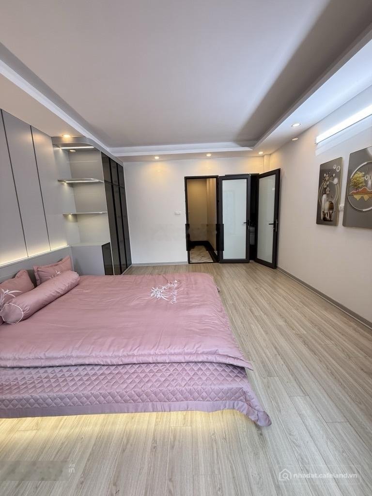 Bán nhà riêng: Cấp bán nhà Giải Phóng-sang, xịn, mịn sẵn sàng ở ngay