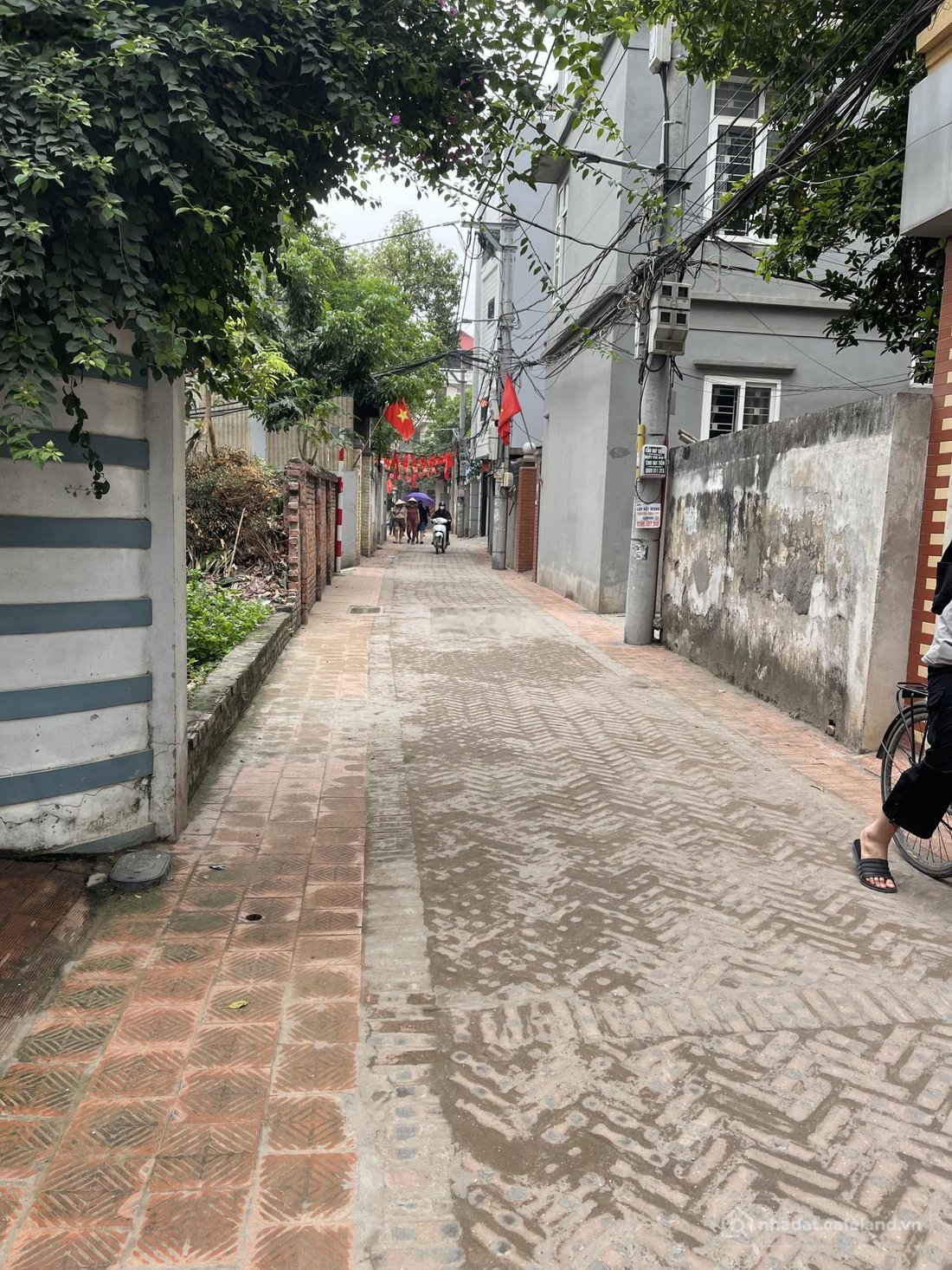 Bán nhà riêng: Bán nhà C4 109m2 đất Làng Cổ Đông Ngạc - ô tô. MT 9.6m. Hậu 10m. 