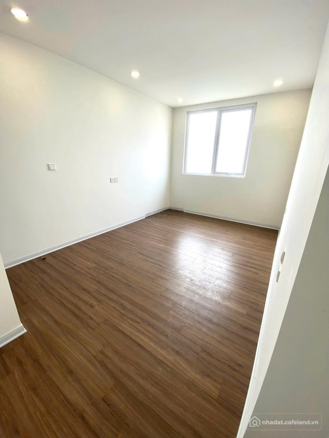 Bán căn hộ chung cư: Chính chủ bán căn góc 98,6m2 toà River view Triển Lãm pháo 