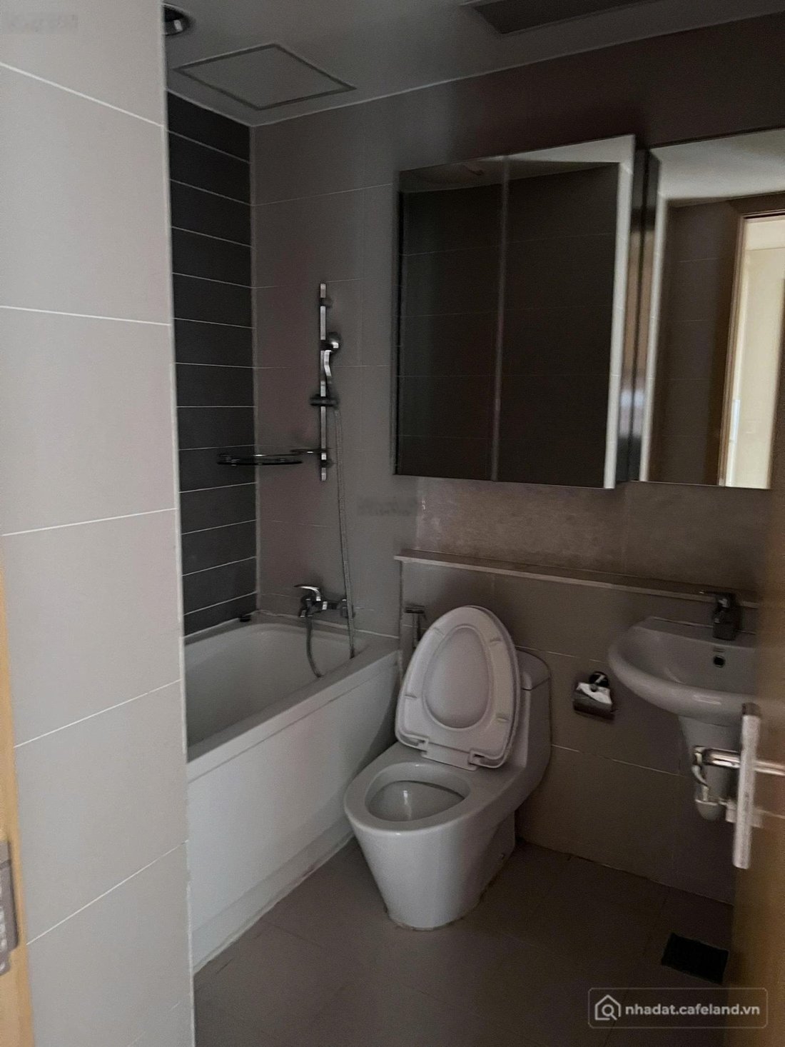 Bán căn hộ chung cư: Cần bán căn cc 2pn 88m2 tại tòa 104 essensia - splendora