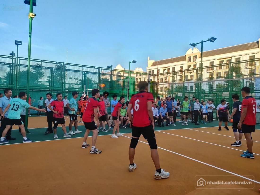 Bán nhà phố dự án: Duy nhất, shophouse Vincom Đông Hà view sân tenis giá chỉ 3,9