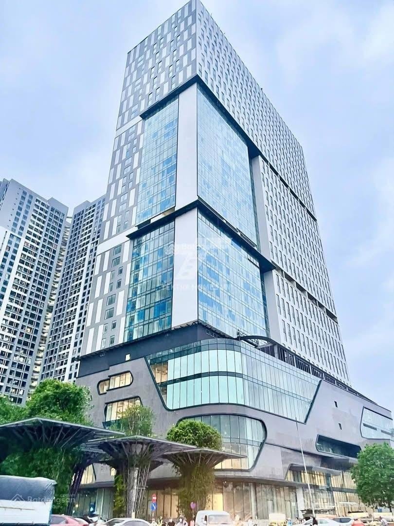 Bán nhà phố dự án: Bán mặt bằng kinh doanh trung tâm thương mại ROX Tower gần Mỹ
