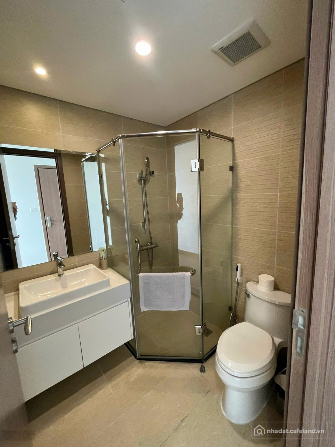 Bán căn hộ chung cư: (Giảm giá) bán gấp căn hộ Golden Lake 50m tầng trung view h