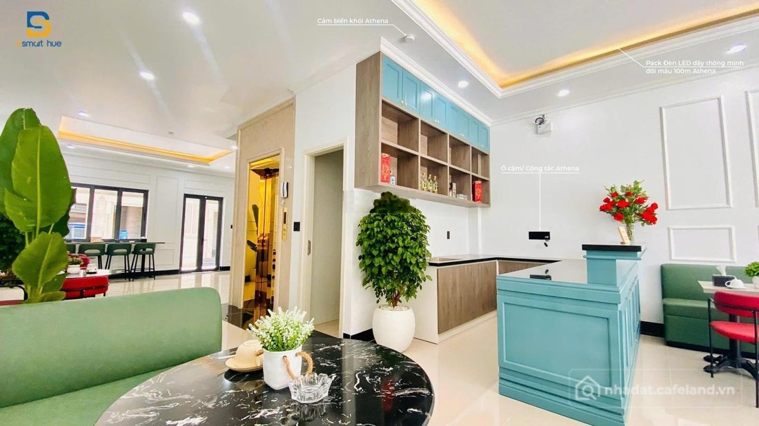 Bán nhà phố dự án: Nhà 4tầng đường Nguyễn Lộ Trạch đối diện chợ, dân cư đông đúc