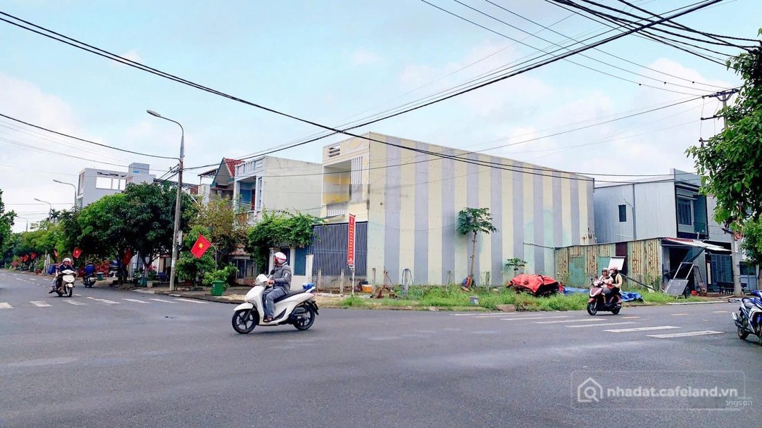 Bán đất thổ cư: Bán đất 2mt nguyễn văn tấn - nguyễn quang lâm