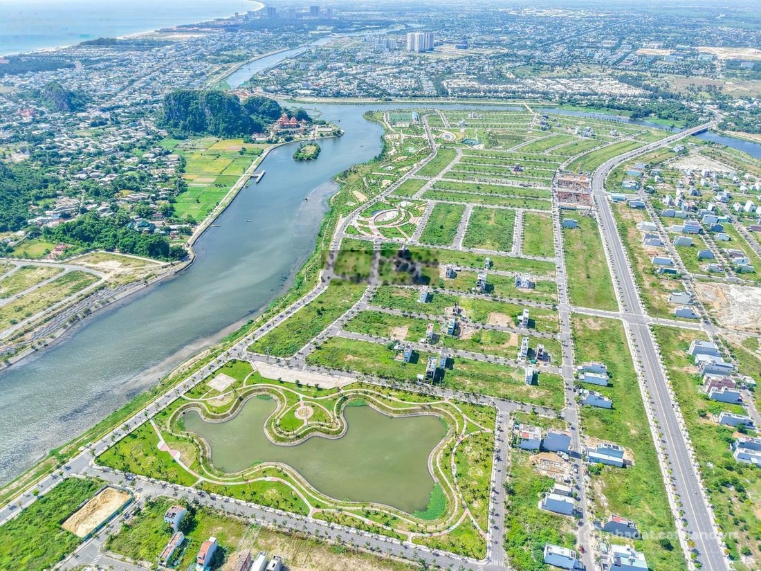 Bán đất thổ cư: Chính chủ gửi bán nhanh lô Đầm Sen, Nam Hoà Xuân. Hướng Đông Nam