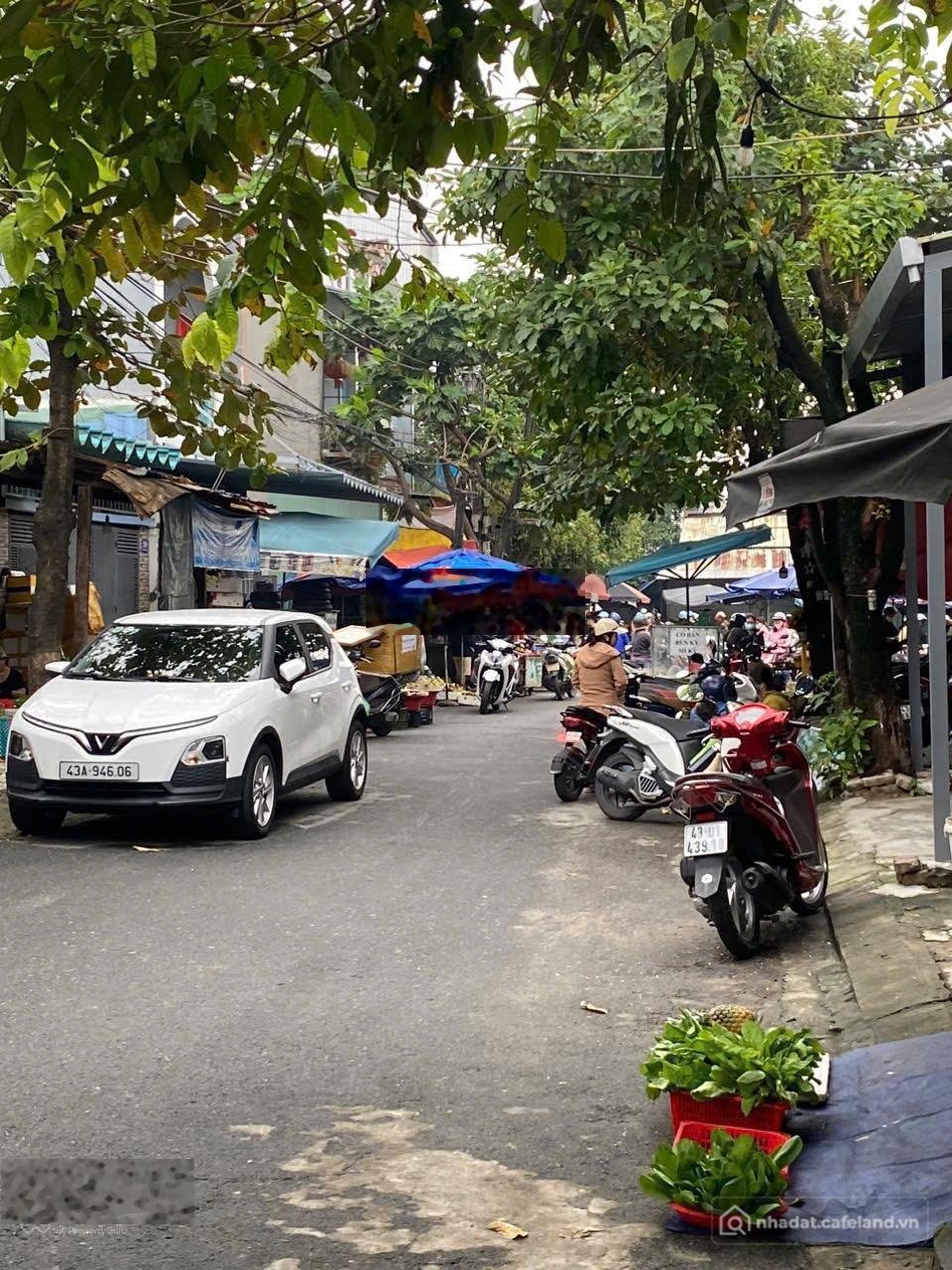 Bán đất thổ cư: Bán đất đường Đào Doãn Địch, Phường Hòa Minh, gần bến xe, 110m2