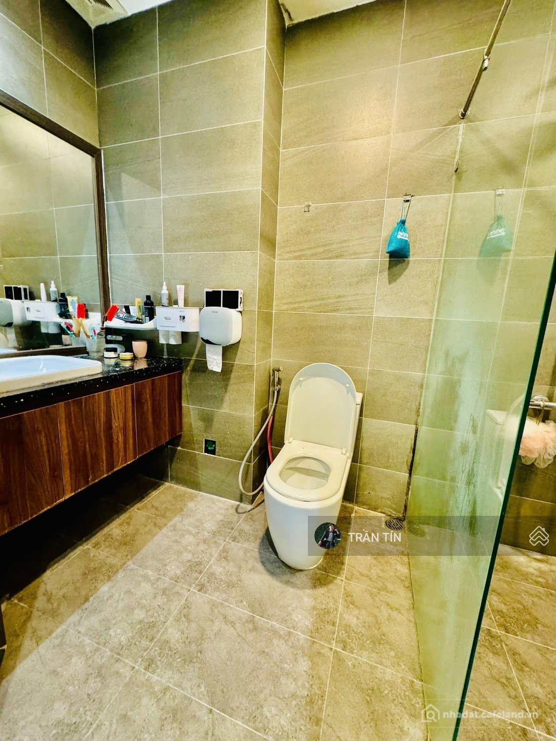 Bán nhà riêng: Căn nhà 3 Tầng đường Giang Châu 3. Diện tích 100M2. Hướng Tây Bắc