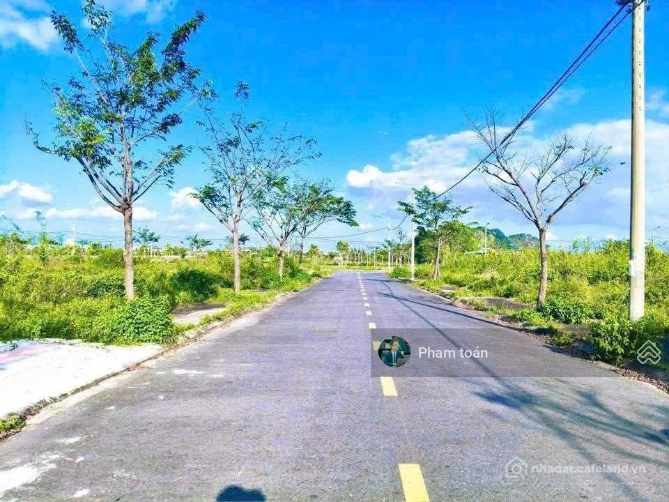 Bán đất thổ cư: Lô Đầm Sen sát sông Nam Hòa Xuân sạch đẹp B2 130 100m2 đường 7m5