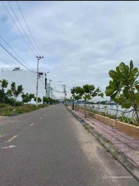 Bán đất thổ cư: Bán 2 lô đất mặt tiền đường Ngọc Hồi, Đống Đa, Quy Nhơn. View Đầ