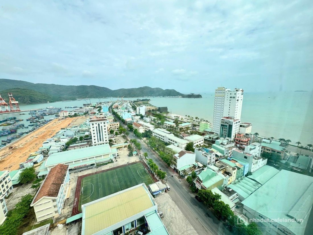 Bán căn hộ chung cư: Căn Giá tốt nhất 2PN Hướng ĐÔNG NAM tầng cao FULL NỘI THẤT 
