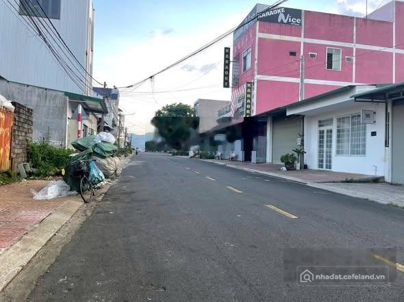 Bán nhà riêng: bán nhà mặt Tiền Lương Thế Vinh - Phường 1 Bảo Lộc gần Hà Giang