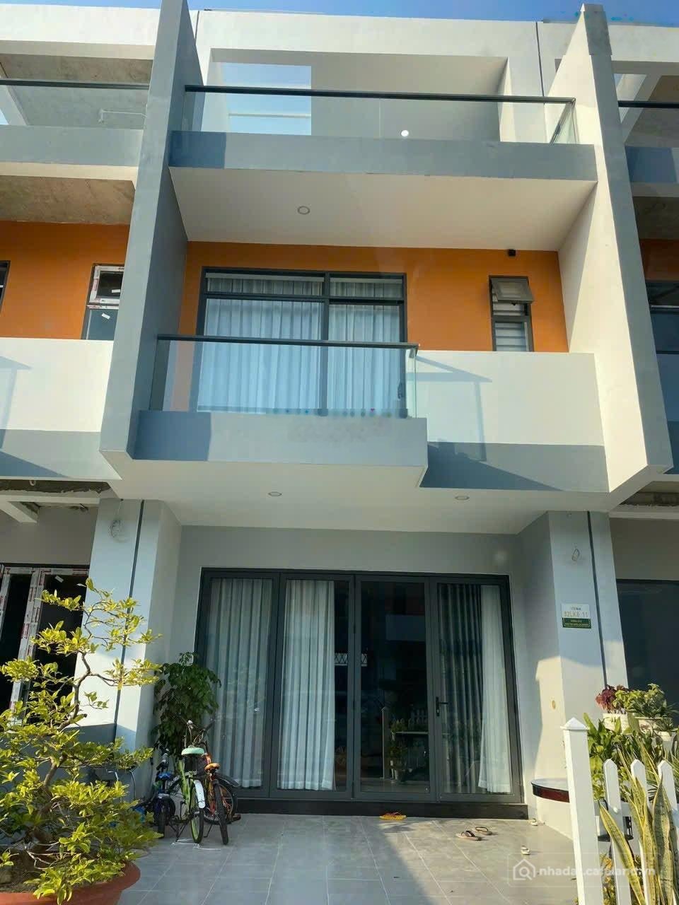 Bán biệt thự: Bán Nhà liền kề, 3 Tầng View Đẹp tại 40LK8.5 dự án KVG The Capella