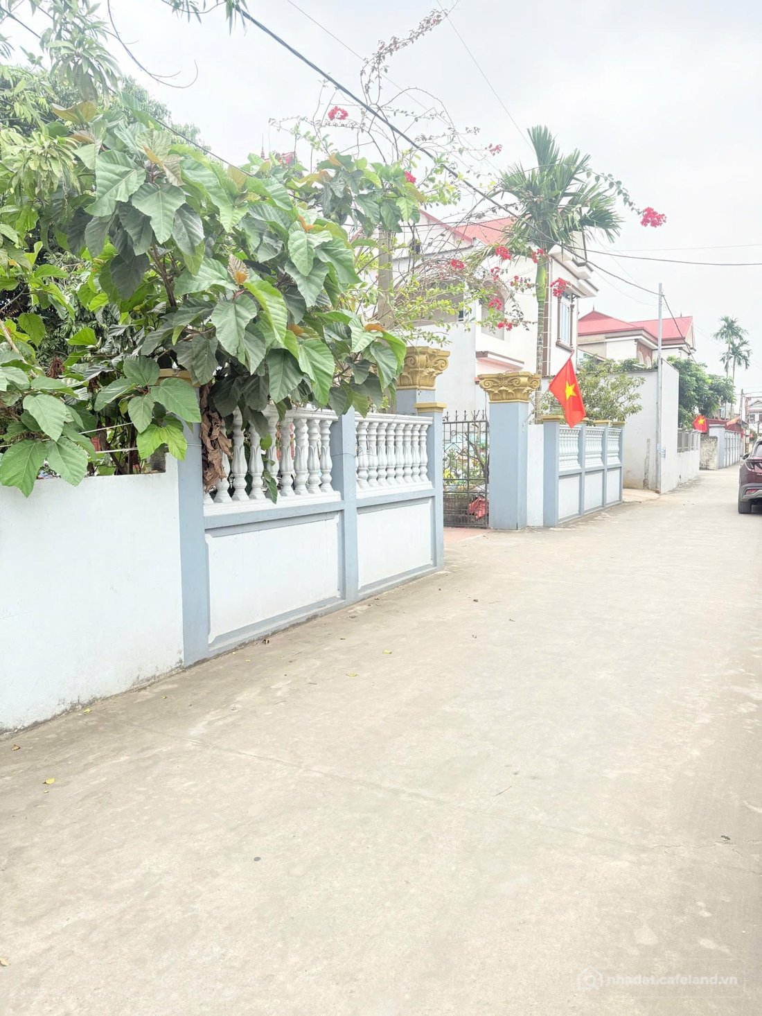 Bán đất thổ cư: Lô đất 130 m2 - MT 5m. Full Thổ cư, đường xe công ten nơ. Tại Yê
