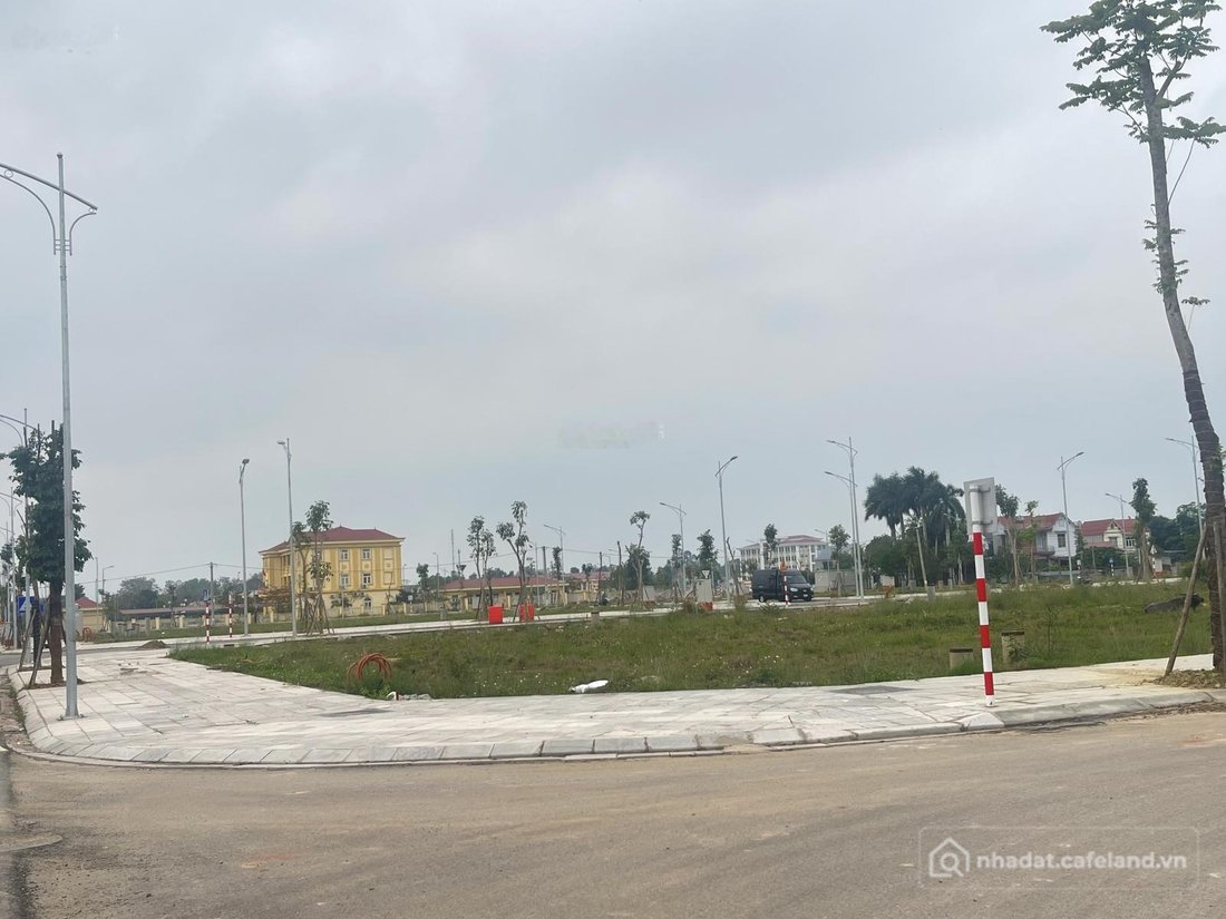 Bán đất thổ cư: Suất ngoại giao 100m2 sát cạch chung cư khu đô thì Square City g