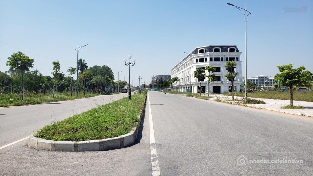 Bán đất thổ cư: Cần bán gấp lô đất cạnh ngã 6 bắc giang
